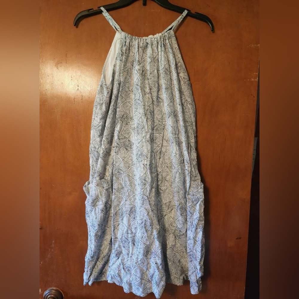 Elegant White and Black Patterned Skirt